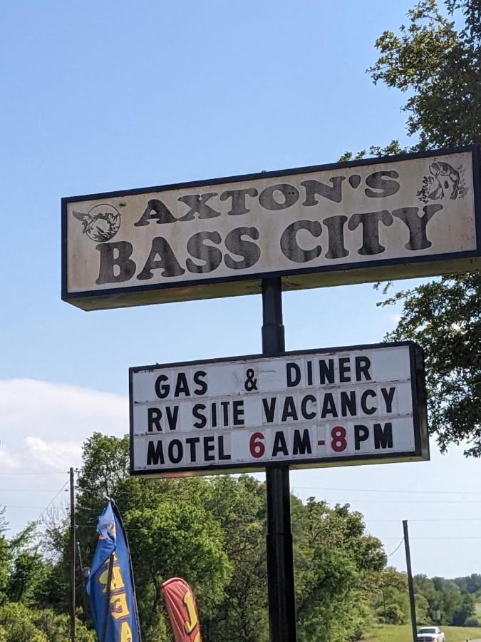 Emory Axtons Bass City Lake Front Resort מראה חיצוני תמונה